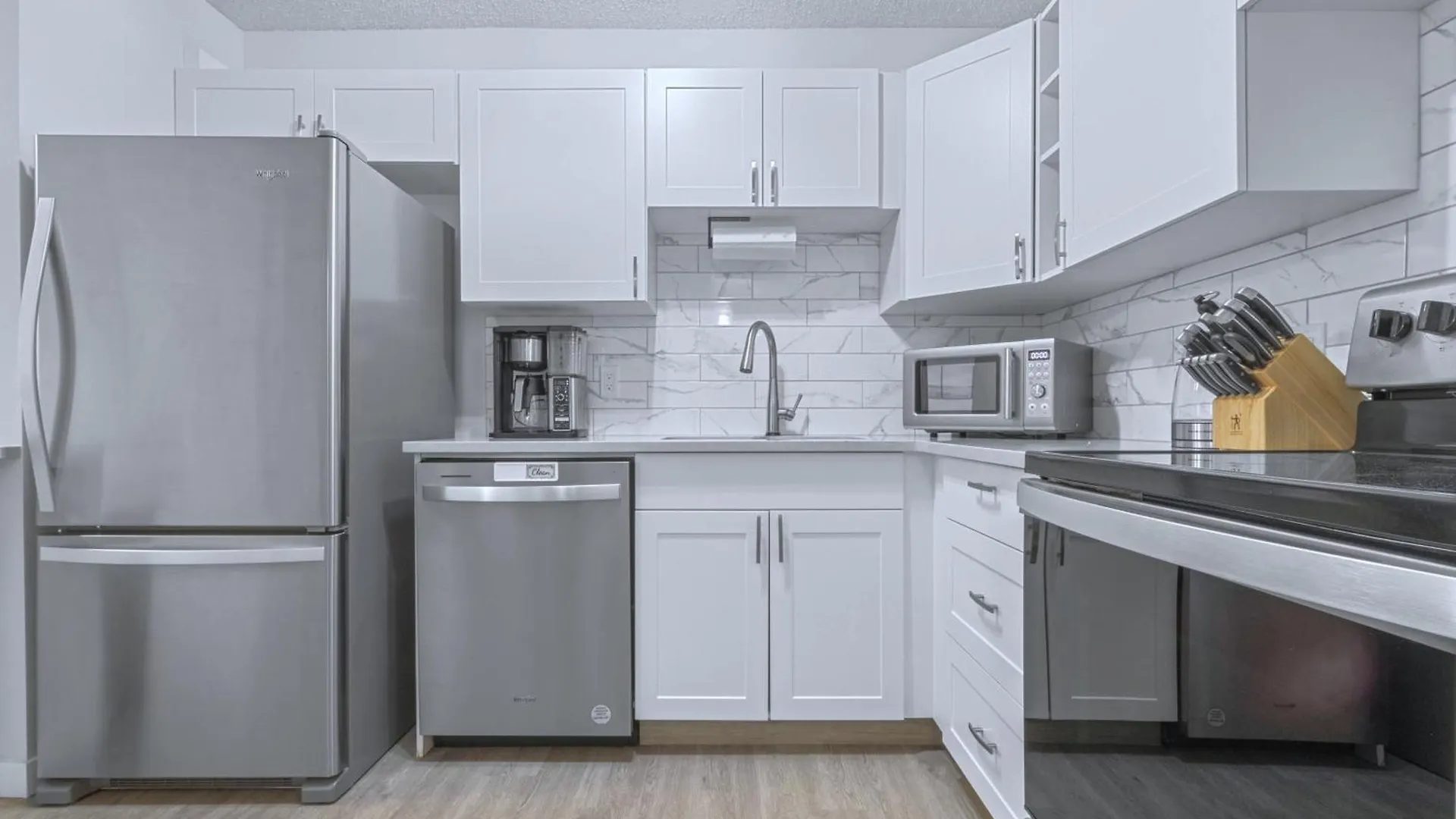 Cozy & Spacious 2Br At Stampede W Parking And Ac Κάλγκαρι 0*,  Καναδάς