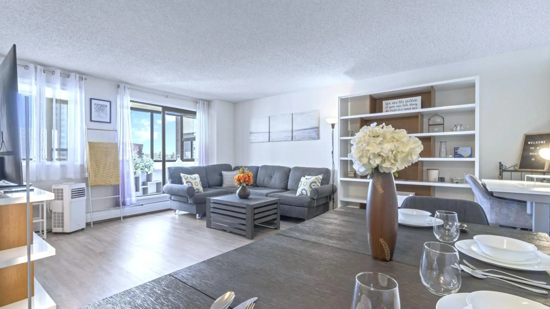 Cozy & Spacious 2Br At Stampede W Parking And Ac Κάλγκαρι 0*,  Καναδάς