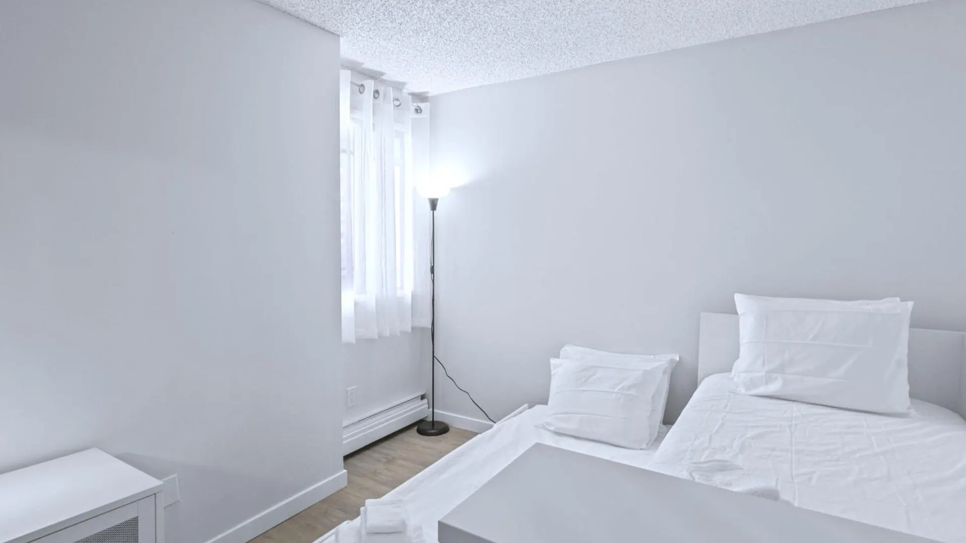 شقة Cozy & Spacious 2Br At Stampede W Parking And Ac YYC