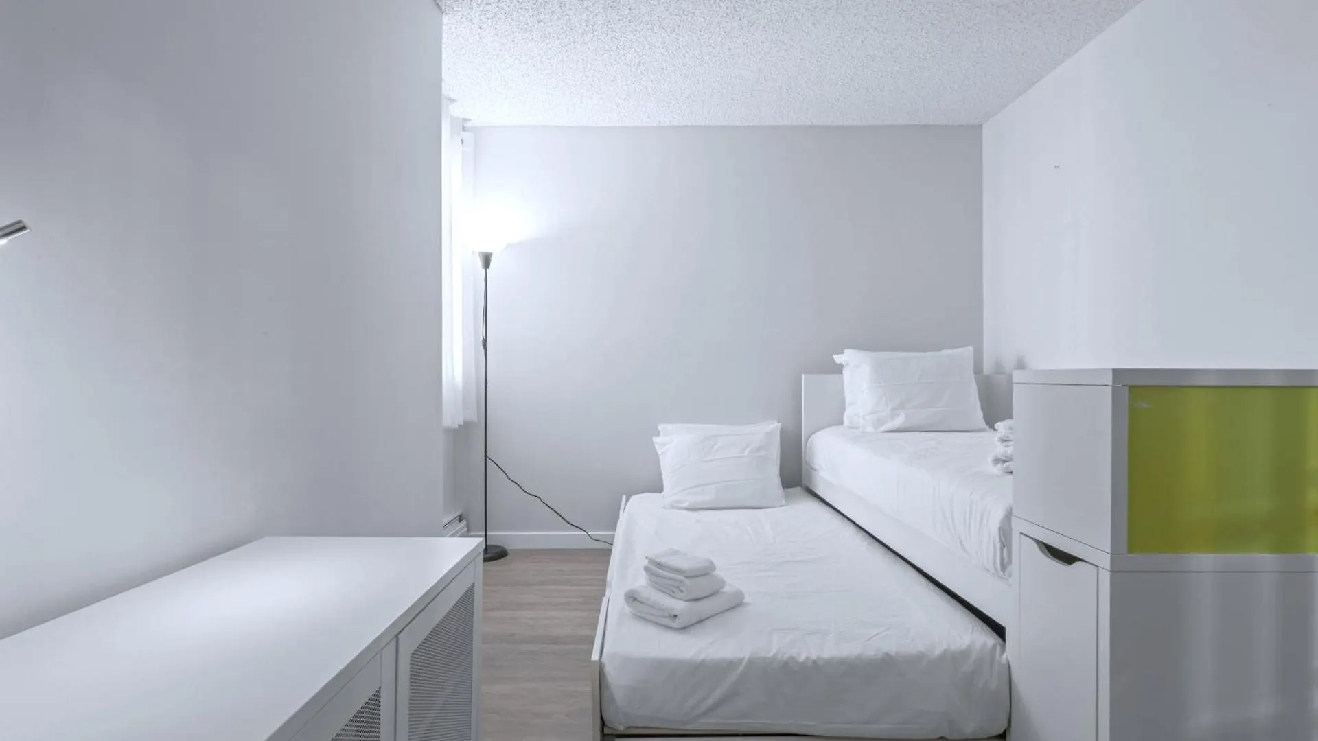 Cozy & Spacious 2Br At Stampede W Parking And Ac YYC 0*,