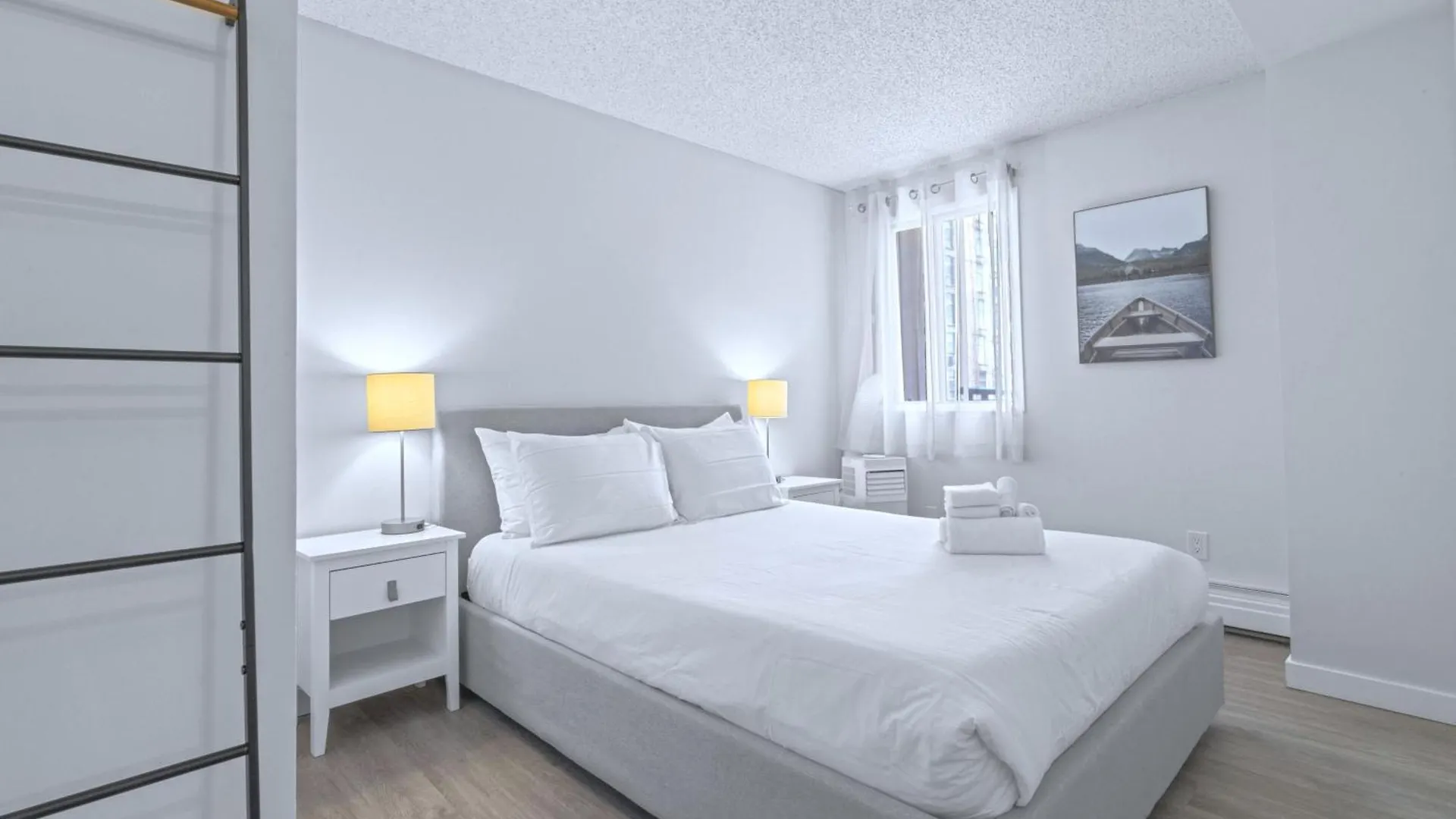 Cozy & Spacious 2Br At Stampede W Parking And Ac YYC