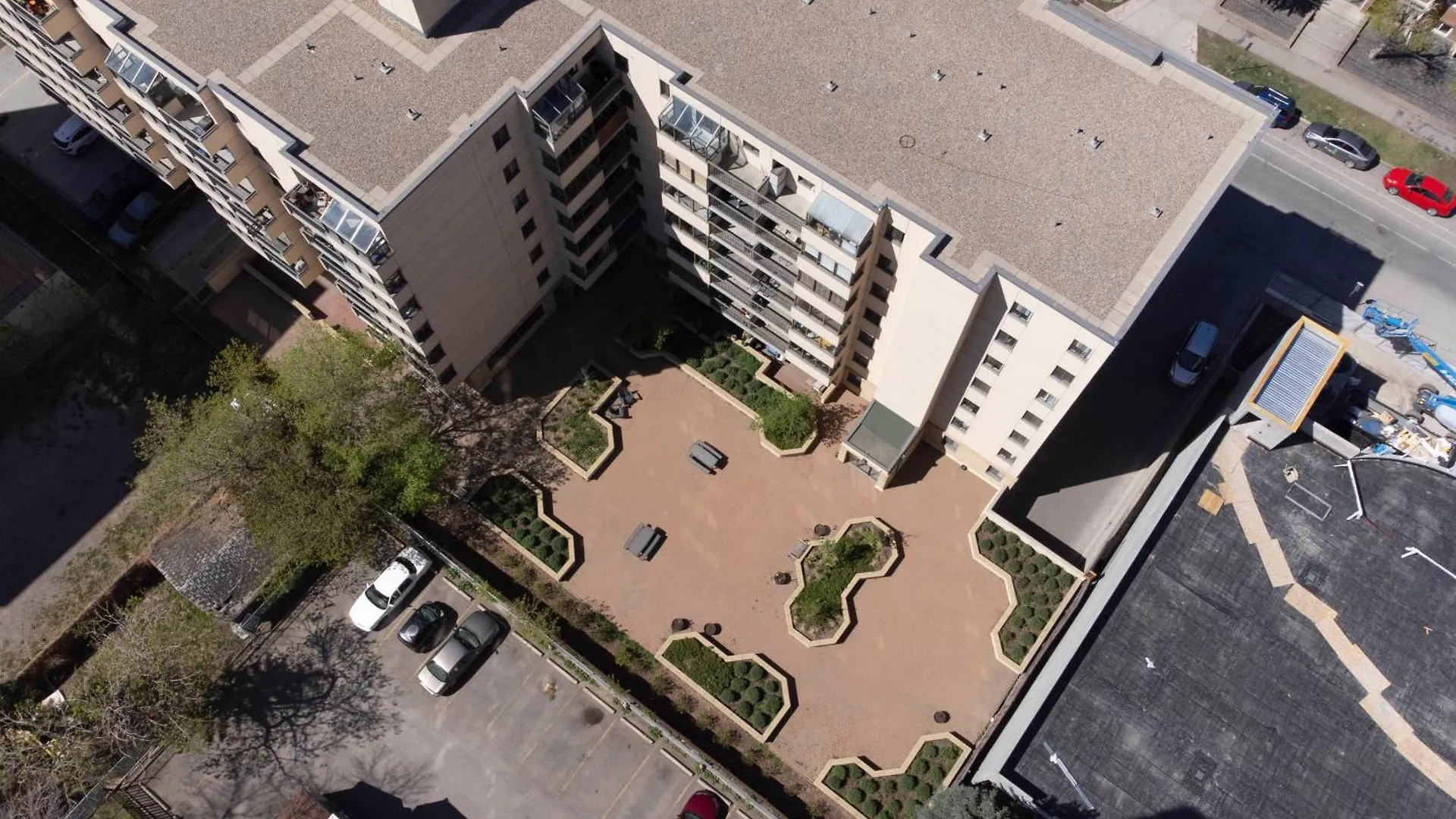 Cozy & Spacious 2Br At Stampede W Parking And Ac YYC كندا